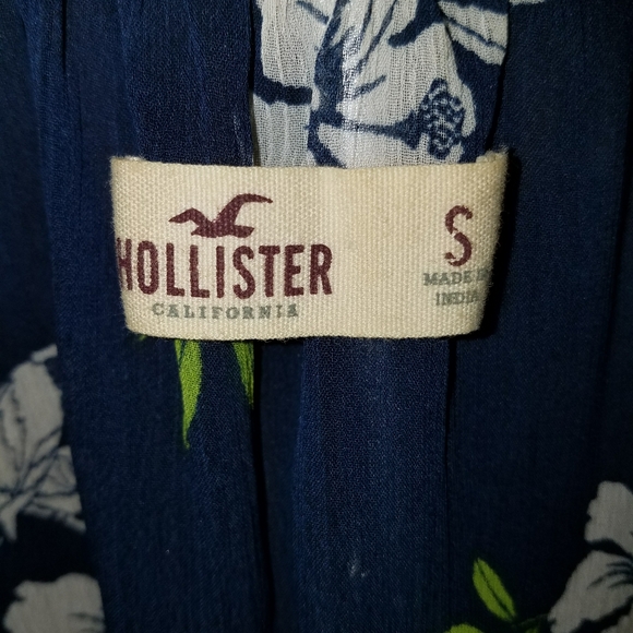Hollister Top - Picture 3 of 3